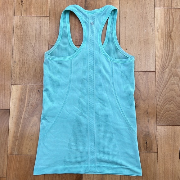 Lululemon tank top - Picture 2 of 4